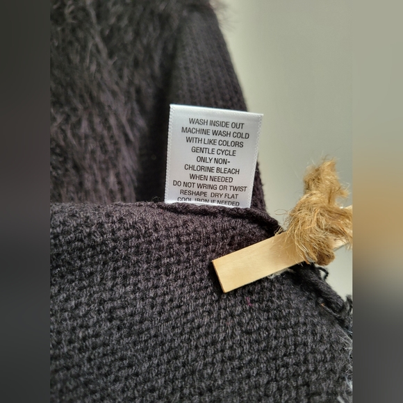 CANDIE'S | Black & White Shrug Sweater Size L - Picture 12 of 14